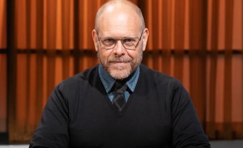Alton Brown-TV Shows, Author, Wife, Kids, Height, Net Worth, Age